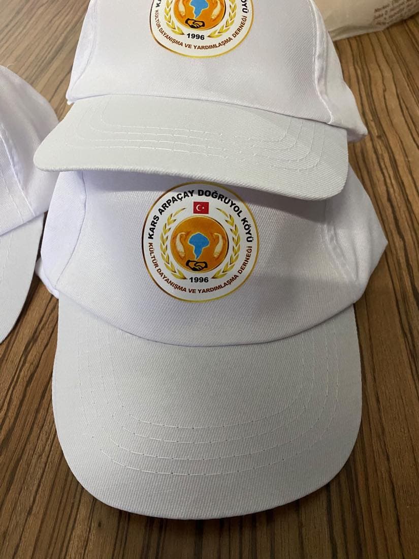 Taraftar bere — Atkı, şapka ve bayrak üretimi